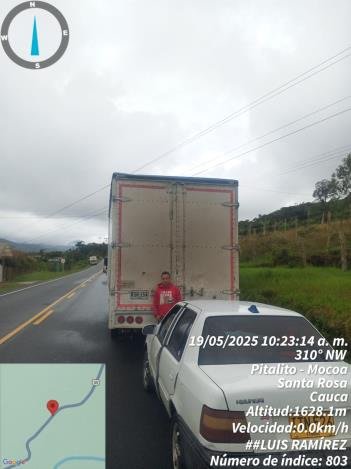 Reporte de posición GPS del vehículo escoltado en ruta, con altitud y velocidad.